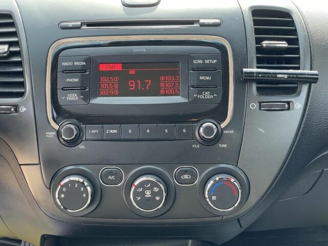 Серый Киа Черато, объемом двигателя 2 л и пробегом 110 тыс. км за 10800 $, фото 6 на Automoto.ua