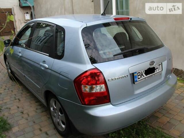 Синий Киа Черато, объемом двигателя 2 л и пробегом 292 тыс. км за 5450 $, фото 8 на Automoto.ua