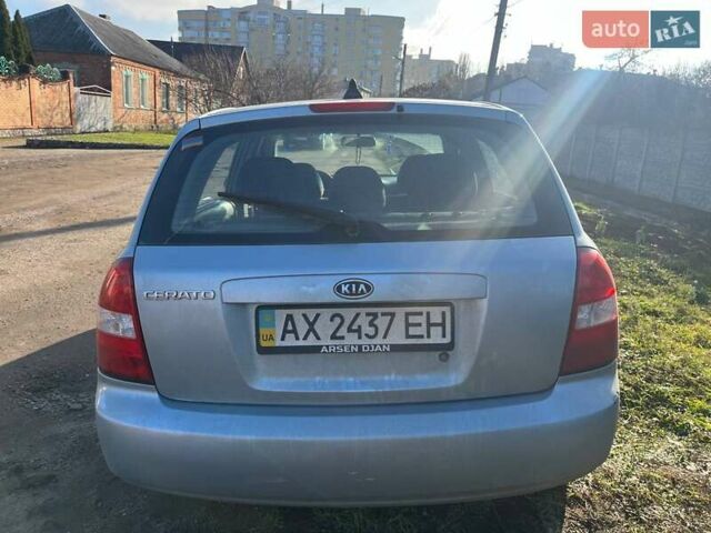 Синий Киа Черато, объемом двигателя 1.6 л и пробегом 350 тыс. км за 3000 $, фото 4 на Automoto.ua