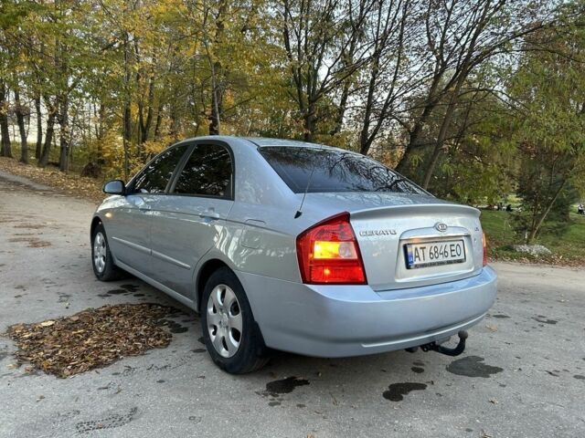 Синій Кіа Черато, об'ємом двигуна 1.6 л та пробігом 255 тис. км за 3750 $, фото 4 на Automoto.ua