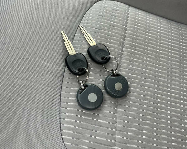 Синий Киа Черато, объемом двигателя 1.59 л и пробегом 190 тыс. км за 4500 $, фото 17 на Automoto.ua