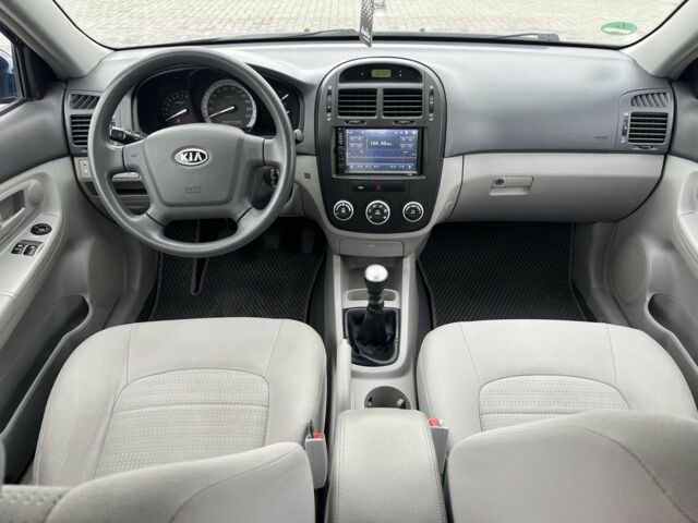 Синій Кіа Черато, об'ємом двигуна 1.6 л та пробігом 190 тис. км за 4500 $, фото 13 на Automoto.ua