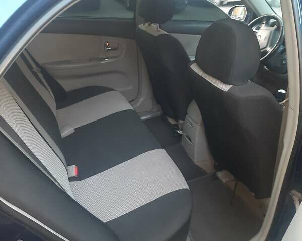 Синій Кіа Черато, об'ємом двигуна 0 л та пробігом 250 тис. км за 4300 $, фото 8 на Automoto.ua