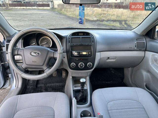 Синий Киа Черато, объемом двигателя 1.6 л и пробегом 192 тыс. км за 4400 $, фото 11 на Automoto.ua