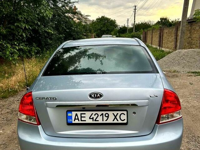 Синій Кіа Черато, об'ємом двигуна 1.6 л та пробігом 182 тис. км за 5000 $, фото 7 на Automoto.ua