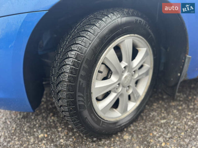 Синий Киа Черато, объемом двигателя 1.59 л и пробегом 258 тыс. км за 3000 $, фото 16 на Automoto.ua