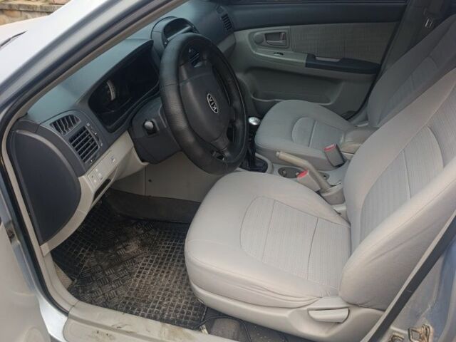 Синій Кіа Черато, об'ємом двигуна 1.6 л та пробігом 206 тис. км за 4000 $, фото 5 на Automoto.ua