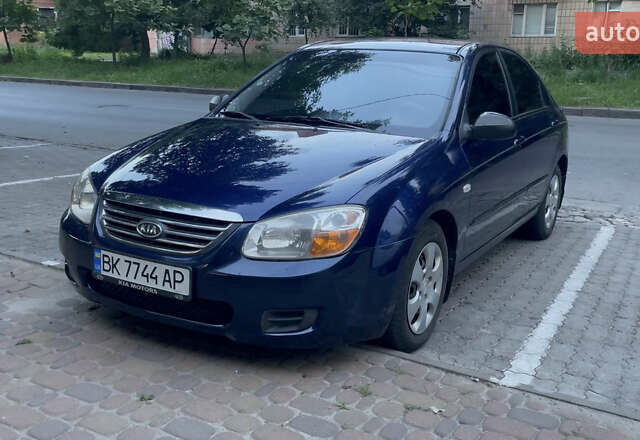 Киа Черато 2008 в Ровно на Automoto.ua Синий Киа Черато, объемом двигателя 1.58 л и пробегом 211 тыс. км за 4800 $, фото 1 на Automoto.ua