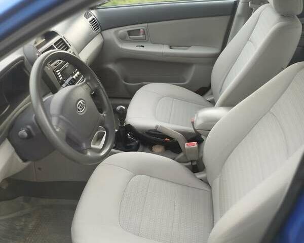 Синий Киа Черато, объемом двигателя 1.6 л и пробегом 297 тыс. км за 3900 $, фото 8 на Automoto.ua