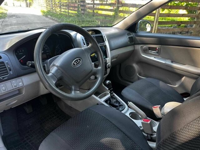 Синий Киа Черато, объемом двигателя 1.6 л и пробегом 248 тыс. км за 5240 $, фото 9 на Automoto.ua