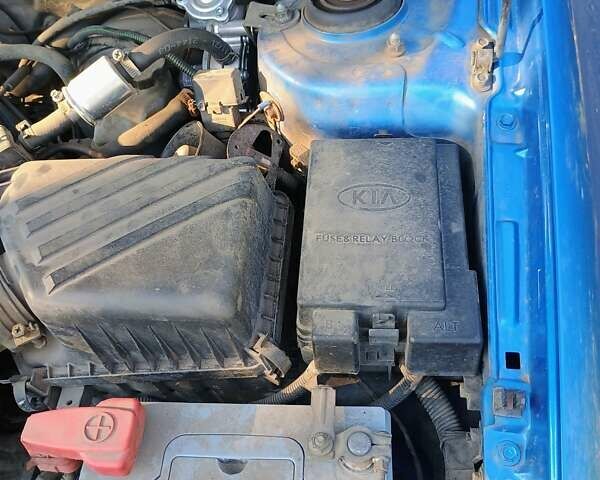 Синий Киа Черато, объемом двигателя 1.6 л и пробегом 227 тыс. км за 4500 $, фото 3 на Automoto.ua