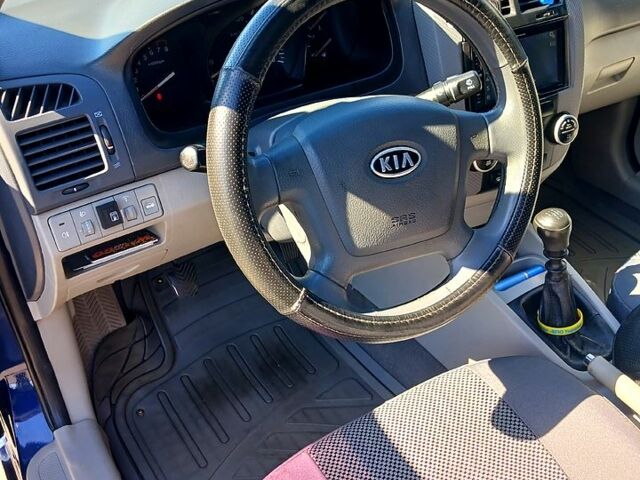 Синій Кіа Черато, об'ємом двигуна 1.6 л та пробігом 205 тис. км за 4500 $, фото 9 на Automoto.ua