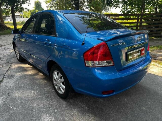 Синий Киа Черато, объемом двигателя 1.6 л и пробегом 248 тыс. км за 5240 $, фото 6 на Automoto.ua