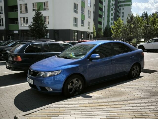 Синий Киа Черато, объемом двигателя 1.6 л и пробегом 241 тыс. км за 7100 $, фото 2 на Automoto.ua