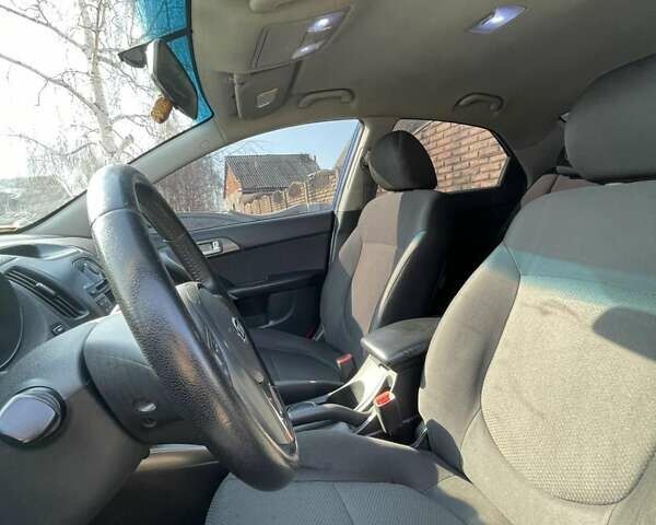 Синій Кіа Черато, об'ємом двигуна 2 л та пробігом 133 тис. км за 7200 $, фото 4 на Automoto.ua