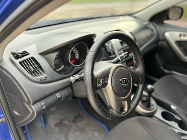 Синій Кіа Черато, об'ємом двигуна 1.6 л та пробігом 238 тис. км за 6500 $, фото 5 на Automoto.ua