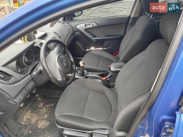 Синій Кіа Черато, об'ємом двигуна 2 л та пробігом 133 тис. км за 7200 $, фото 7 на Automoto.ua