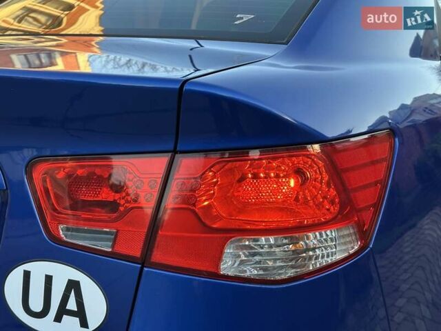 Синий Киа Черато, объемом двигателя 1.59 л и пробегом 140 тыс. км за 9200 $, фото 15 на Automoto.ua