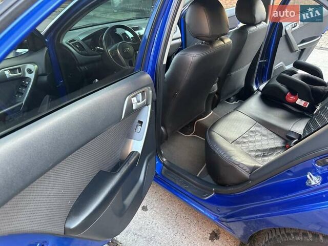 Синий Киа Черато, объемом двигателя 1.59 л и пробегом 140 тыс. км за 9200 $, фото 44 на Automoto.ua