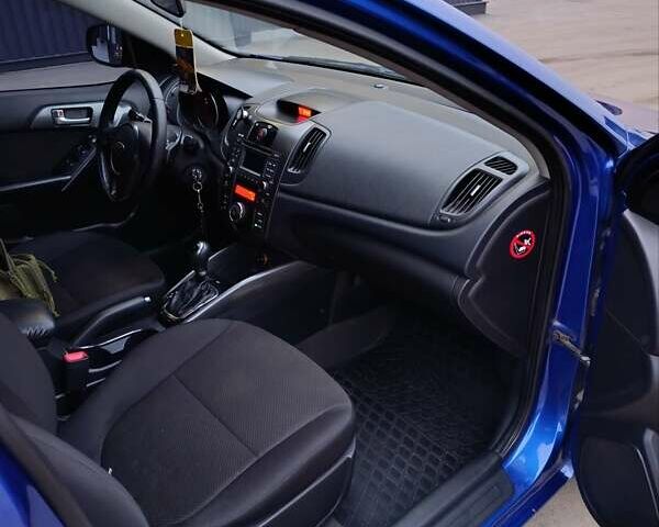 Синій Кіа Черато, об'ємом двигуна 1.59 л та пробігом 220 тис. км за 9500 $, фото 6 на Automoto.ua