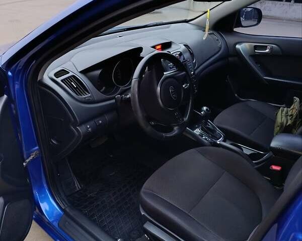 Синій Кіа Черато, об'ємом двигуна 1.59 л та пробігом 220 тис. км за 9500 $, фото 17 на Automoto.ua