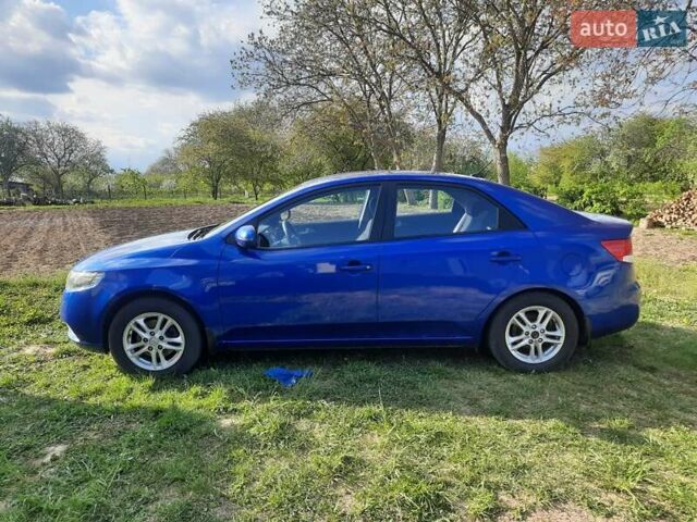 Синий Киа Черато, объемом двигателя 1.6 л и пробегом 160 тыс. км за 8300 $, фото 1 на Automoto.ua