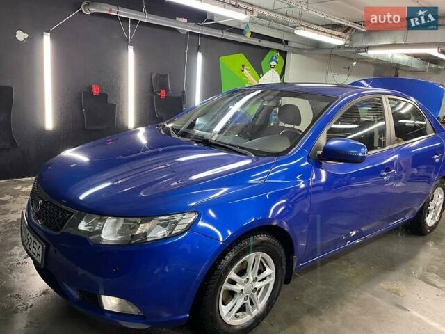 Синий Киа Черато, объемом двигателя 1.6 л и пробегом 160 тыс. км за 8300 $, фото 5 на Automoto.ua