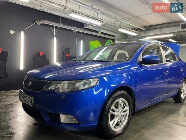 Синий Киа Черато, объемом двигателя 1.6 л и пробегом 160 тыс. км за 8300 $, фото 3 на Automoto.ua