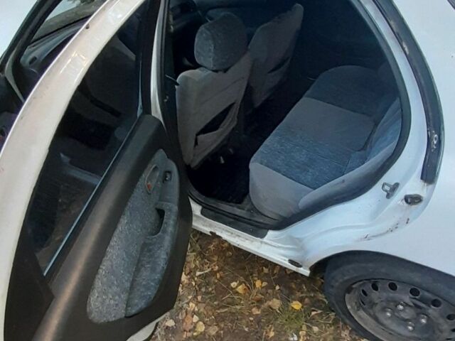 Кіа Кларус 2000 у Лубнах на Automoto.ua Білий Кіа Кларус, об'ємом двигуна 0 л та пробігом 300 тис. км за 1500 $, фото 5 на Automoto.ua
