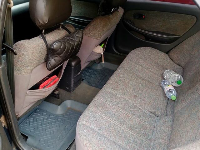 Кіа Кларус 1998 у Запоріжжя на Automoto.ua Сірий Кіа Кларус, об'ємом двигуна 2 л та пробігом 100 тис. км за 2300 $, фото 11 на Automoto.ua