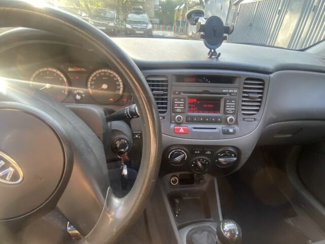 Серый Киа Кларус, объемом двигателя 1.4 л и пробегом 179 тыс. км за 4000 $, фото 8 на Automoto.ua