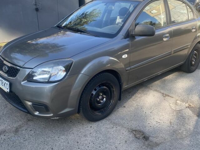 Серый Киа Кларус, объемом двигателя 1.4 л и пробегом 179 тыс. км за 4000 $, фото 1 на Automoto.ua