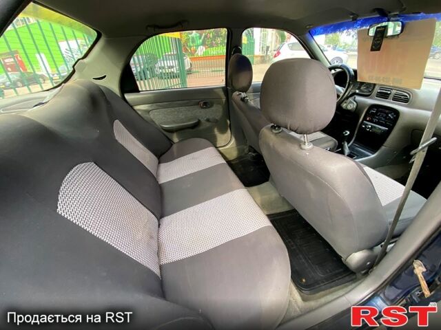 Синий Киа Кларус, объемом двигателя 2 л и пробегом 252 тыс. км за 1999 $, фото 4 на Automoto.ua