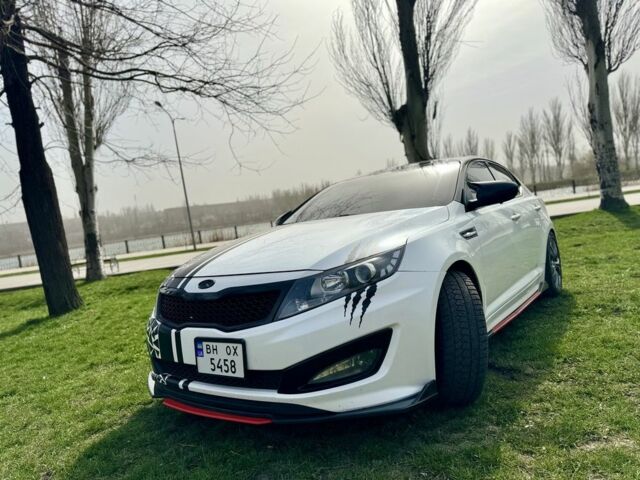 Білий Кіа Інша, об'ємом двигуна 2 л та пробігом 246 тис. км за 8900 $, фото 2 на Automoto.ua