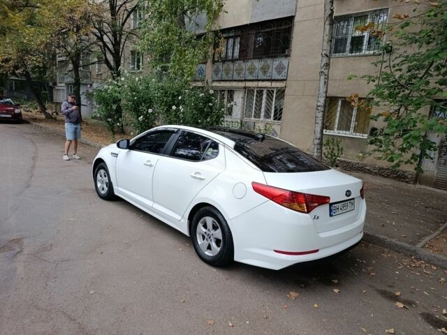 Білий Кіа Інша, об'ємом двигуна 2 л та пробігом 367 тис. км за 8000 $, фото 1 на Automoto.ua