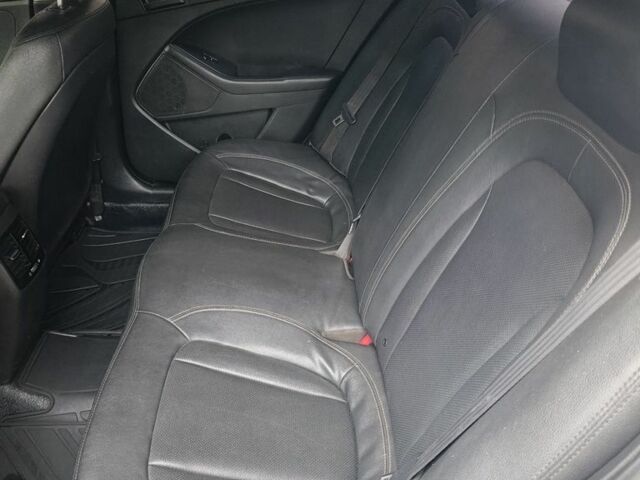 Білий Кіа Інша, об'ємом двигуна 2 л та пробігом 367 тис. км за 8000 $, фото 5 на Automoto.ua