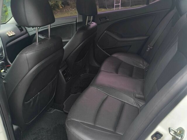 Белый Киа Другая, объемом двигателя 2 л и пробегом 255 тыс. км за 9200 $, фото 5 на Automoto.ua