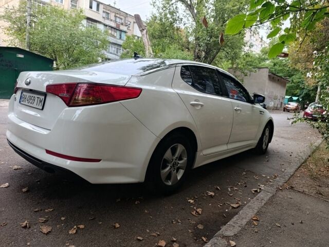 Білий Кіа Інша, об'ємом двигуна 2 л та пробігом 367 тис. км за 8000 $, фото 3 на Automoto.ua