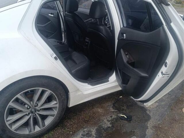 Білий Кіа Інша, об'ємом двигуна 2 л та пробігом 190 тис. км за 4724 $, фото 10 на Automoto.ua