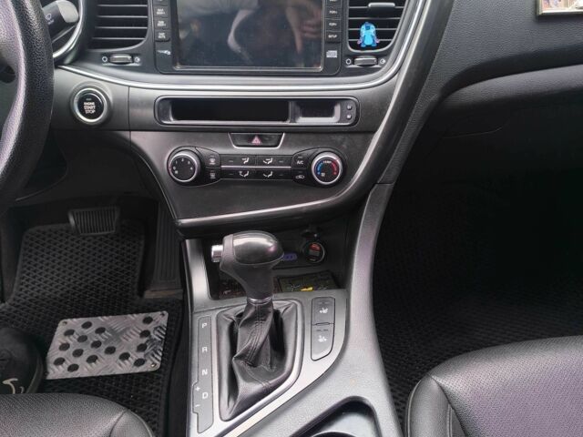 Белый Киа Другая, объемом двигателя 2 л и пробегом 255 тыс. км за 9200 $, фото 9 на Automoto.ua