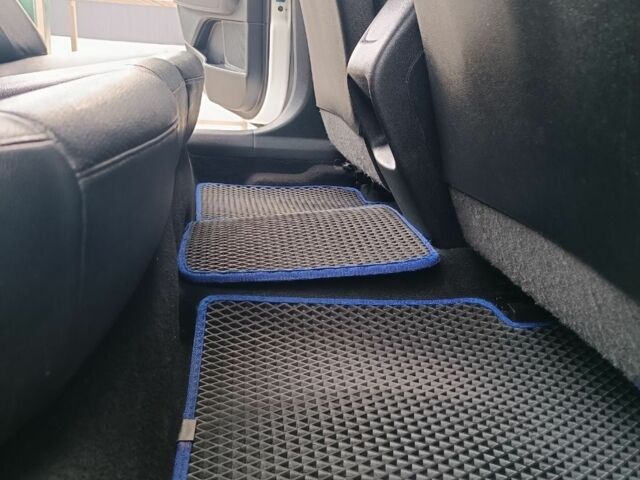 Белый Киа Другая, объемом двигателя 2 л и пробегом 150 тыс. км за 11500 $, фото 2 на Automoto.ua