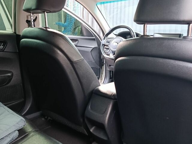 Белый Киа Другая, объемом двигателя 2 л и пробегом 150 тыс. км за 11500 $, фото 6 на Automoto.ua