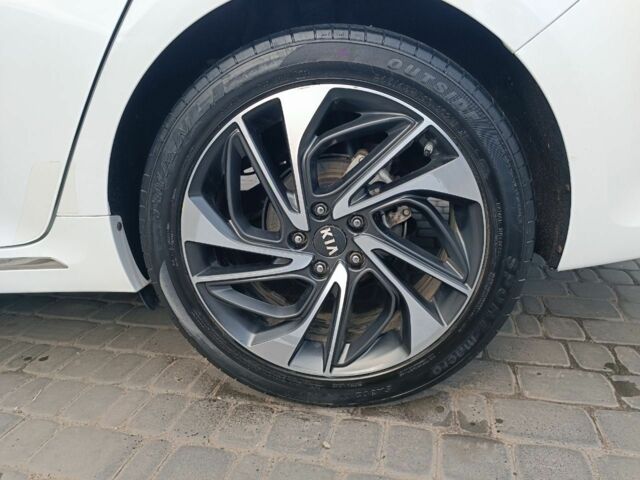 Белый Киа Другая, объемом двигателя 2 л и пробегом 150 тыс. км за 11500 $, фото 4 на Automoto.ua