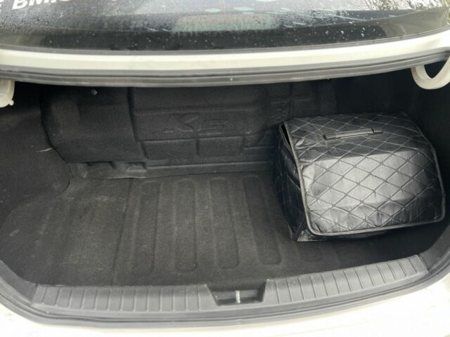 Белый Киа Другая, объемом двигателя 2 л и пробегом 266 тыс. км за 9900 $, фото 7 на Automoto.ua