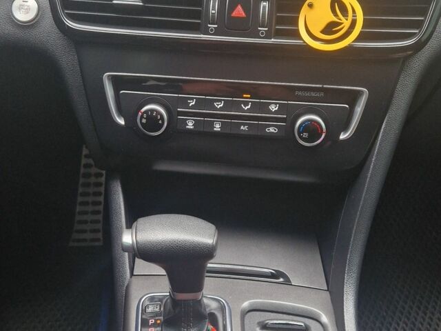 Белый Киа Другая, объемом двигателя 2 л и пробегом 150 тыс. км за 11500 $, фото 1 на Automoto.ua