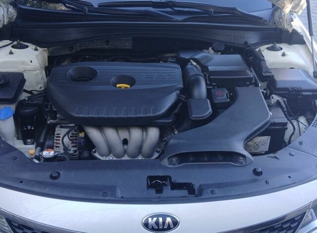 Білий Кіа Інша, об'ємом двигуна 2 л та пробігом 270 тис. км за 11000 $, фото 6 на Automoto.ua