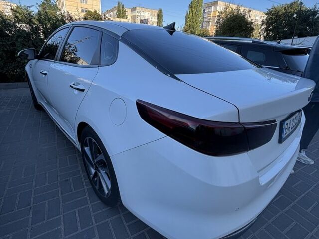 Киа Другая 2017 в Кропивницком (Кировограде) на Automoto.ua Белый Киа Другая, объемом двигателя 2 л и пробегом 270 тыс. км за 9200 $, фото 4 на Automoto.ua