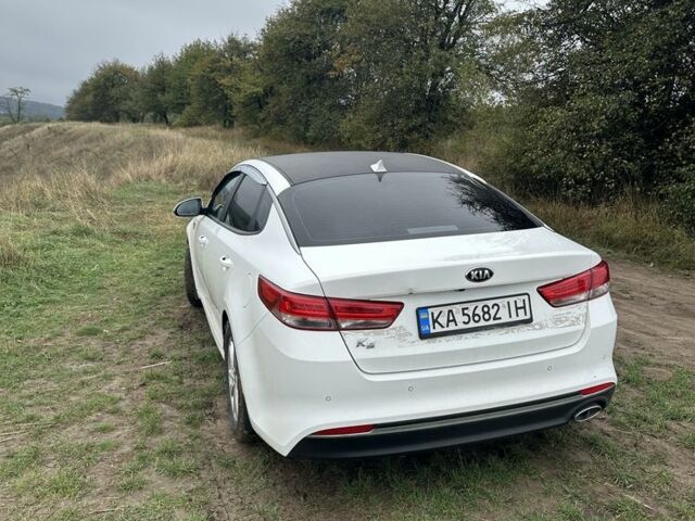 Белый Киа Другая, объемом двигателя 2 л и пробегом 300 тыс. км за 10450 $, фото 5 на Automoto.ua