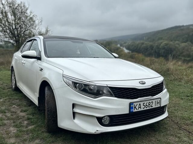 Белый Киа Другая, объемом двигателя 2 л и пробегом 300 тыс. км за 10450 $, фото 1 на Automoto.ua