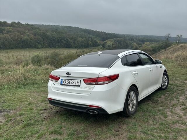 Белый Киа Другая, объемом двигателя 2 л и пробегом 300 тыс. км за 10450 $, фото 4 на Automoto.ua